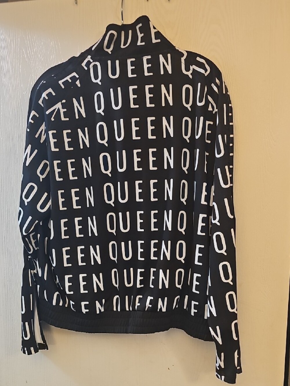 Sassy Jones Queen Jogger Jacket - Picture 6 of 6